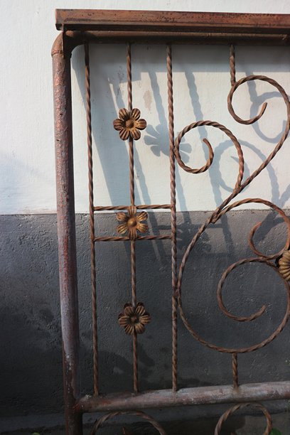 铁栅栏图片下载