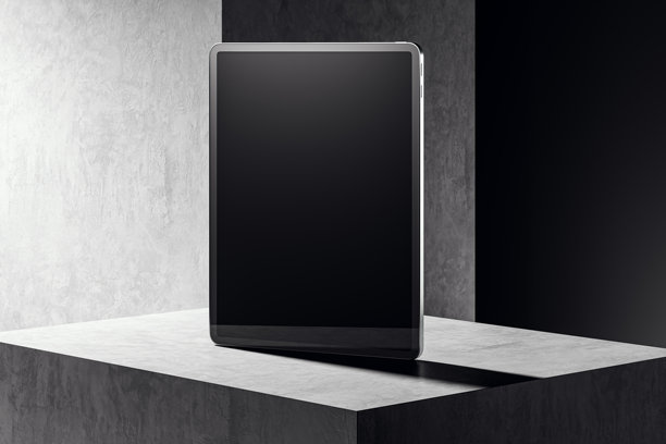 现代平板电脑在展厅的混凝土基座上，屏幕为空白。3D渲染。图片下载