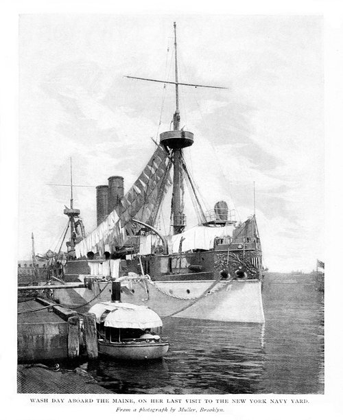 美国海军战舰缅因号在纽约海军造船厂，西班牙-美国战争，19世纪美国海军历史图片下载