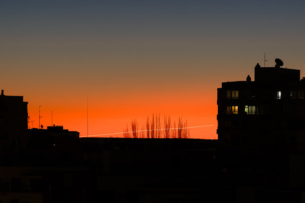 马德里霍塔雷萨社区的日出图片下载