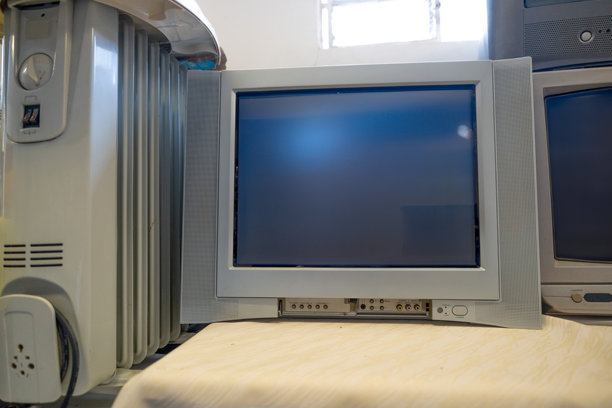 各种复古的管式电视和平面电视图片下载