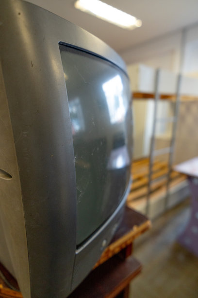 各种复古的管式电视和平面电视图片下载