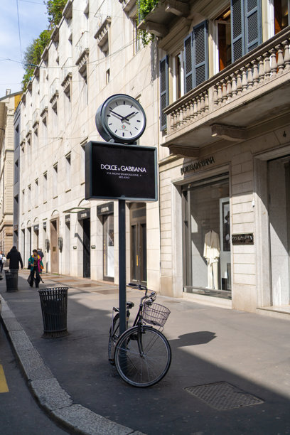 时尚街上的杜嘉班纳。图片下载