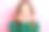 特写照片：年轻梦幻、快乐的漂亮女孩，棕色头发，双手托腮，面带积极的灿烂微笑，孤立在粉色背景上。图片下载