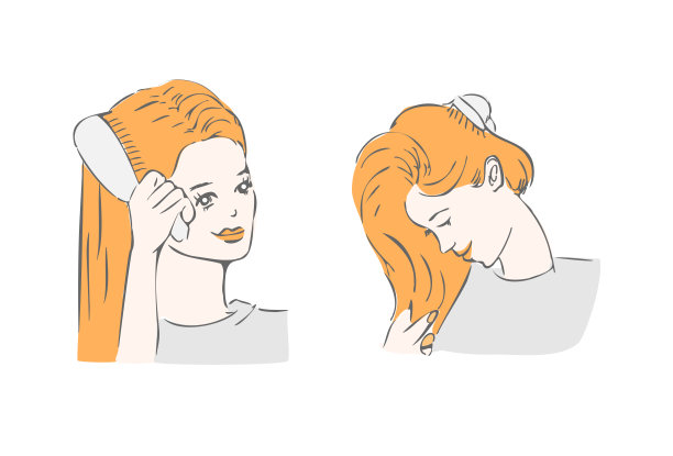 女人梳理她的橙色头发。微笑与美丽，头发与梳子。图片下载