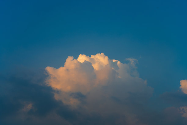 阳光云彩图片下载