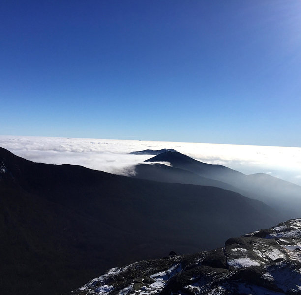 美丽的山脉风景照片，山脉壁纸，雪山风景，美丽的山脉自然风光图片下载