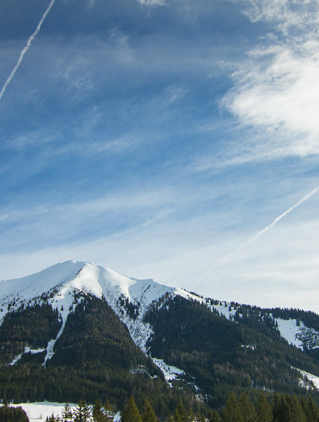 美丽的山脉风景照片，山脉壁纸，雪山风景，美丽的山脉自然风光图片下载