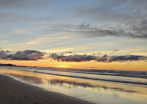 阳光亲吻的地平线图片下载