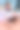 怀孕的女商人在床上穿着睡衣用笔记本电脑工作图片下载