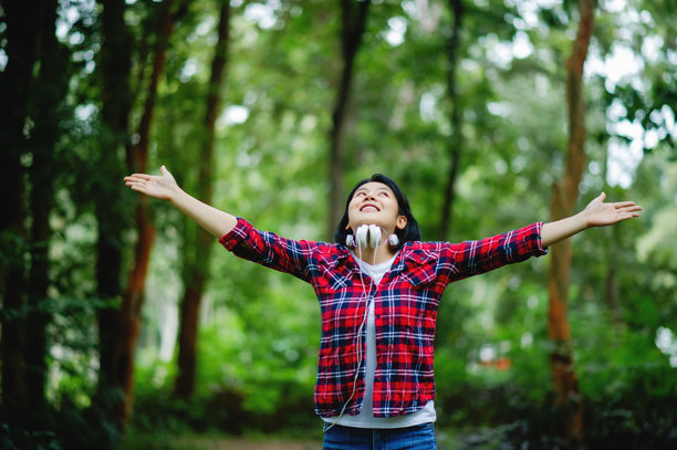 自由快乐乐观的生活图片下载