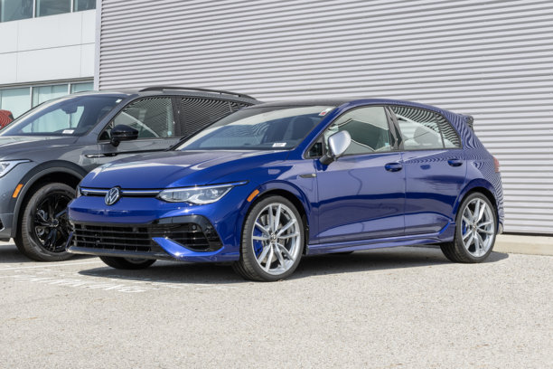 大众高尔夫R展示。大众高尔夫配备2.0升TSI涡轮增压4缸发动机。年份：2024图片下载