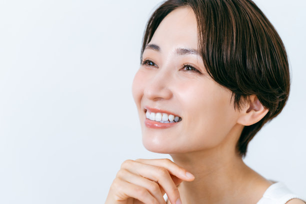 中年女性美容师图片下载