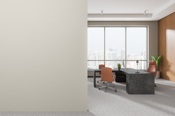 办公室内部工作空间，配有CEO桌和全景窗户。墙面样板。图片下载