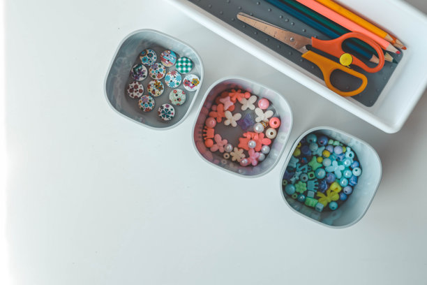 盒子里的珠子，空间整理图片下载