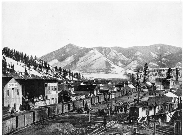 美国历史地标：科罗拉多州克里德的满载矿石的火车图片下载