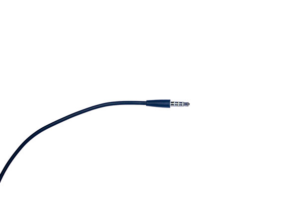 白色背景上的黑色耳机插孔图片图片下载