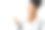 非洲女孩因牙齿敏感而喝热茶图片下载
