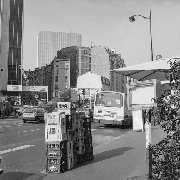 1996年2月巴黎街景黑白照片图片下载