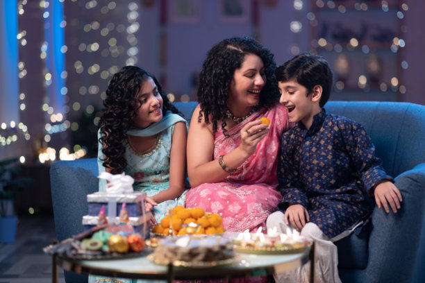 印度家庭排灯节居家庆祝照片图片下载