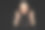 照片美丽的惊奇女孩穿着休闲黑色t恤孤立的黑色背景股票照片图片下载