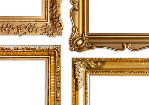 镀金色华丽雕刻画框的组合，白色背景。艺术展览，艺术品拍卖，奢华，艺术技能文化和历史遗产的抽象概念，无人。图片下载