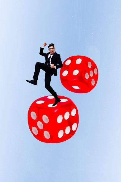 快乐的男性赌徒在赌场游戏中获胜，骰子、扑克牌和成功的赌注，垂直照片拼贴，背景为涂鸦风格。图片下载