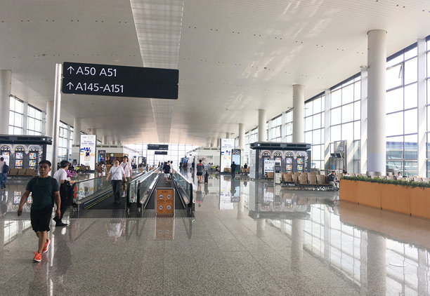 广州白云国际机场第二航站楼出发大厅 - 2024年9月29日 - 股票图片图片下载