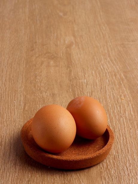 鸡蛋蛋白照片，鸡肉商业农场，复活节早餐，烹饪新鲜动物食品原料市场图片下载