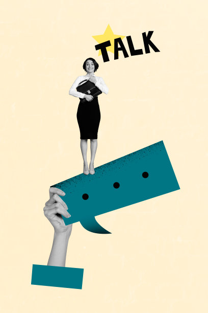 快乐的商务女孩站在涂鸦背景前，手持公文包，旁边有交流文本框图标的竖版照片拼贴。图片下载