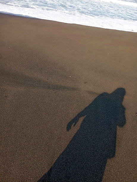 海滩上女人的影子库存照片图片下载