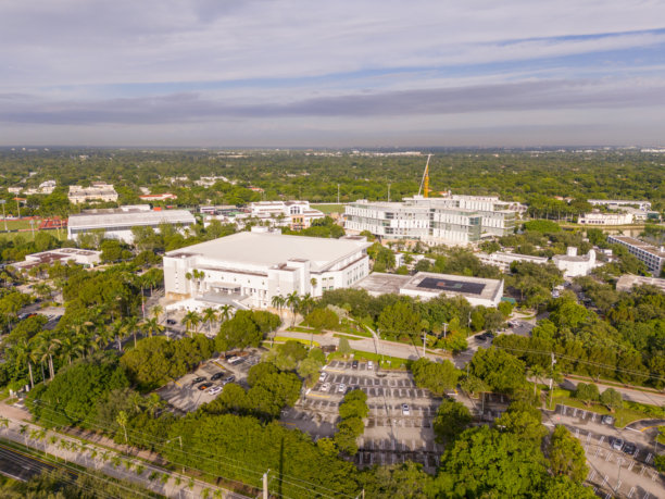 迈阿密大学校园的航拍照片 UM 2024图片下载