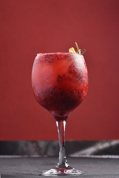 红色和柑橘水果饮料，清爽的天然果汁图片图片下载