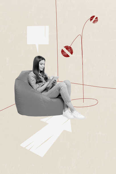 快乐女孩作家坐在豆袋椅上，写着笔记本，旁边有气泡箭头指向草图，背景为涂鸦墙的竖版照片拼贴。图片下载