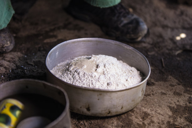 消失的生活方式：照片叙事 - 灰烬蛋糕面包图片下载