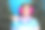 特写照片，漂亮可爱的女士在雪天的公园森林中，手掌送出空气之吻，享受户外魔幻时刻。图片下载