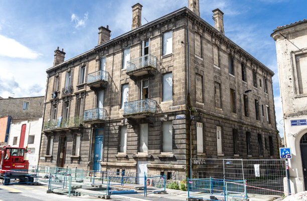 波尔多老房子，法国街道，城市旅游，古老的欧洲城市编辑图片图片下载