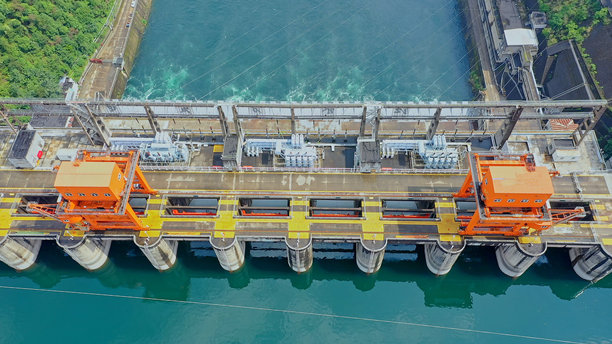 中国浙江省杭州建德的Xin'anjiang水电站航拍照片，千岛湖。图片下载