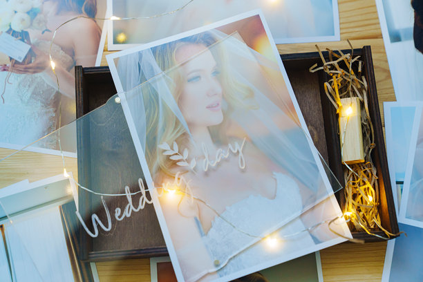 美丽的婚礼照片印刷品。专业摄影。图片下载