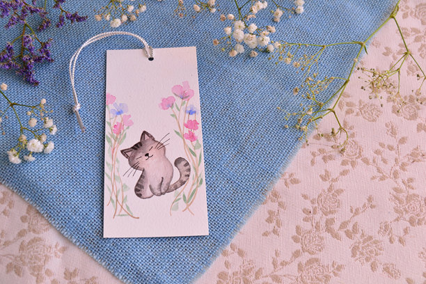 小猫插图书签，水彩手绘花卉设计，适合儿童和成人的可爱小森林小猫动物卡片图片下载