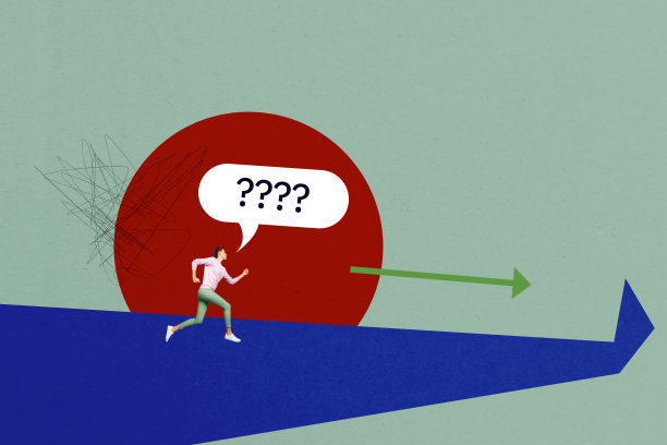 快乐女孩的复合照片拼贴，奔跑成功，箭头发展方向，气泡问号解决方案，孤立在涂鸦背景上。图片下载