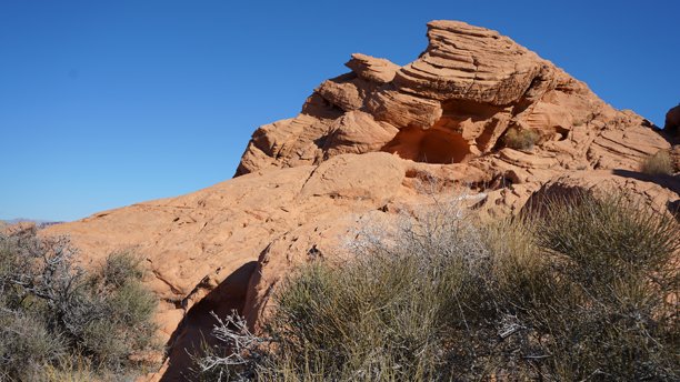 红石小径起点的黑白和彩色照片图片下载