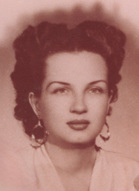 20世纪的复古肖像照片。年轻的白人美丽女性凝视镜头。图片下载