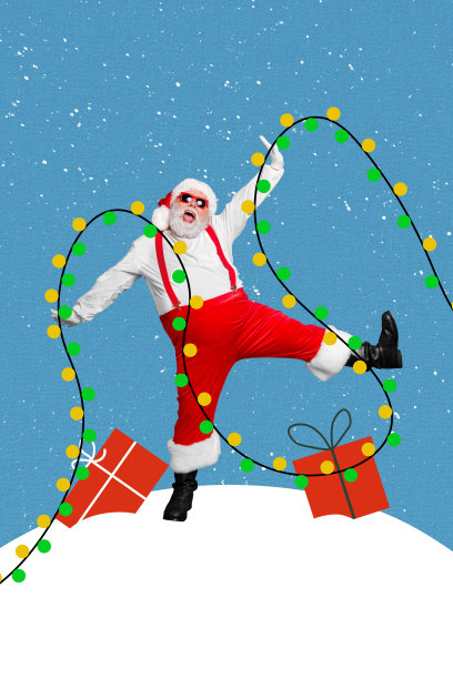 疯狂圣诞老人欢快舞蹈的拼贴照片问候卡，雪白街道，独立于彩绘背景上。图片下载