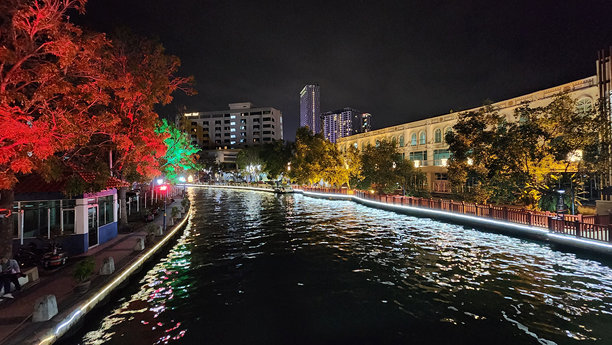 马六甲河畔夜景股票照片图片下载