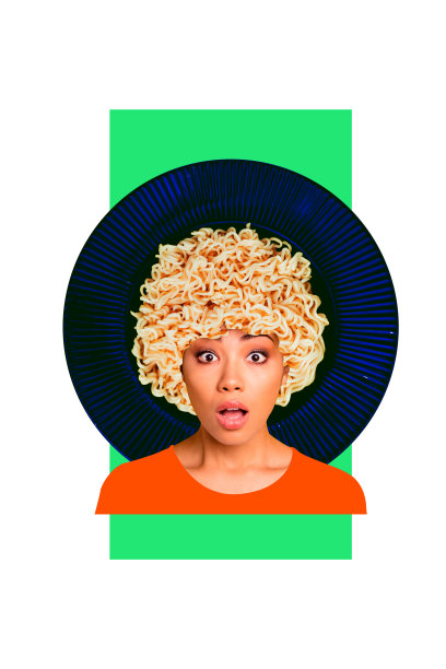 模板草图趋势艺术作品 3D 照片拼贴年轻女性的惊讶面孔，凝视着厨房里的意大利面菜肴。图片下载