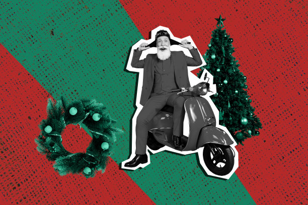 快乐的老人与装饰新年树环的维斯帕摩托车合成照片拼贴，隔离在涂漆背景上，展示送货服务活动。图片下载