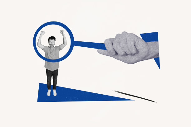 创意拼贴照片，手持放大镜，观察有趣的男人举拳的行为，背景为白色。图片下载