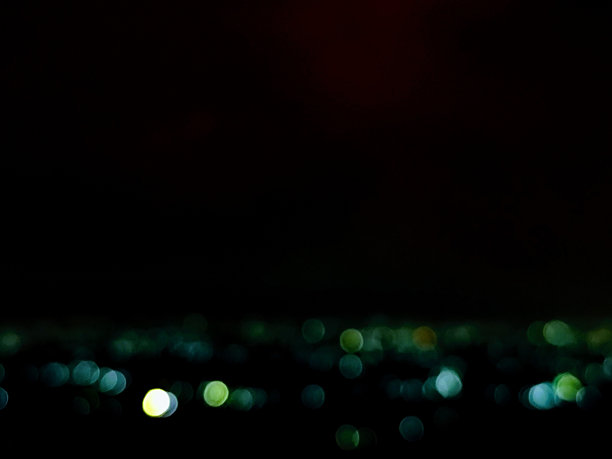夜空中模糊的灯光照片图片下载