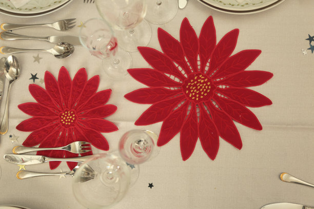 圣诞节的灯光和礼物照片图片下载